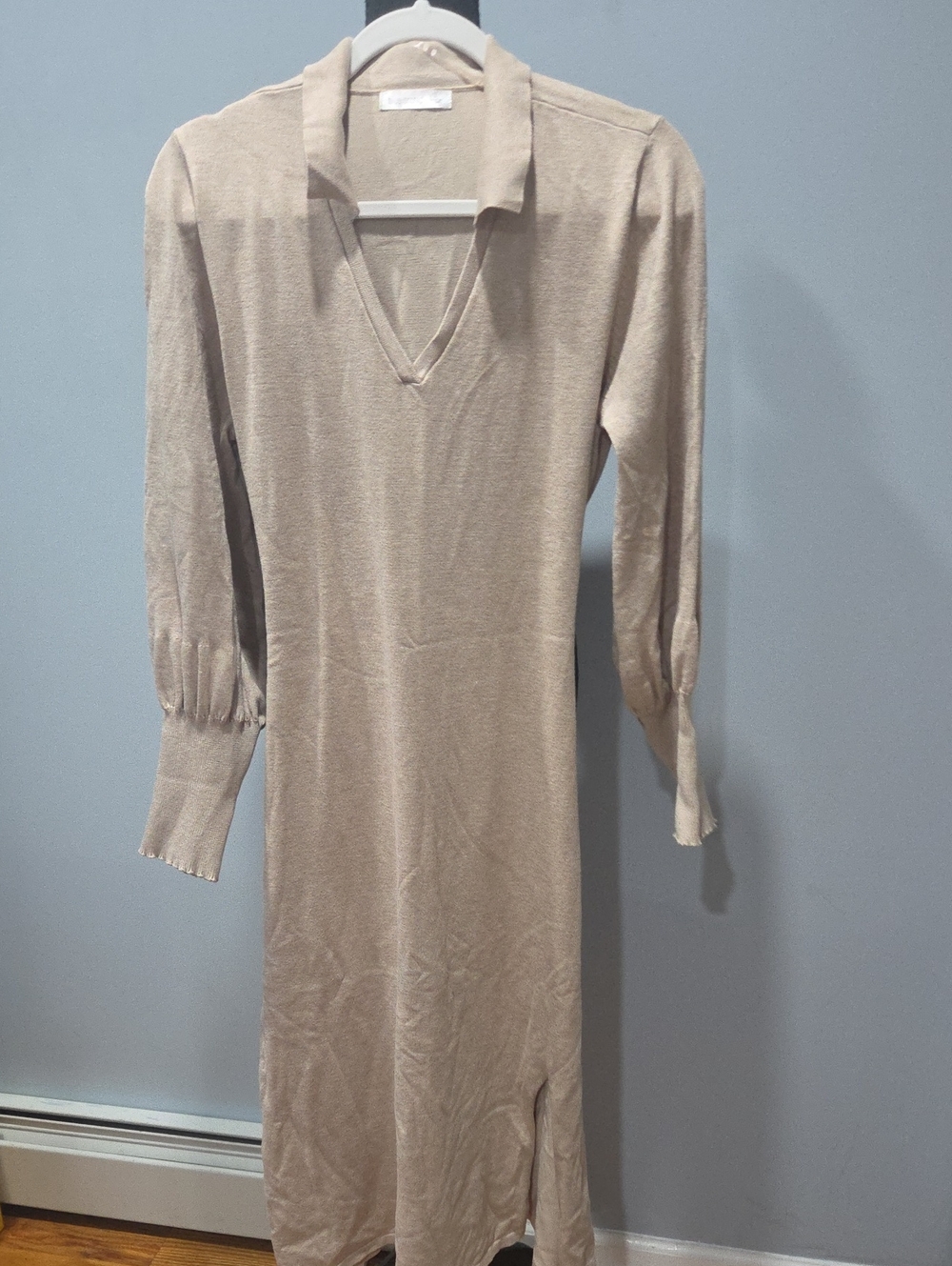 Beige V-Neck Knit Dress with Collar